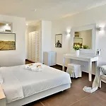 Jenny's Summer Platys Gialos (Mykonos)