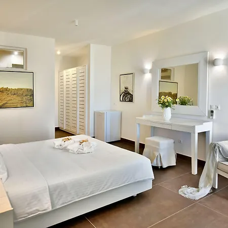 Jenny's Summer Platys Gialos (Mykonos)